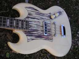 SG-style bass PICT3523.JPG